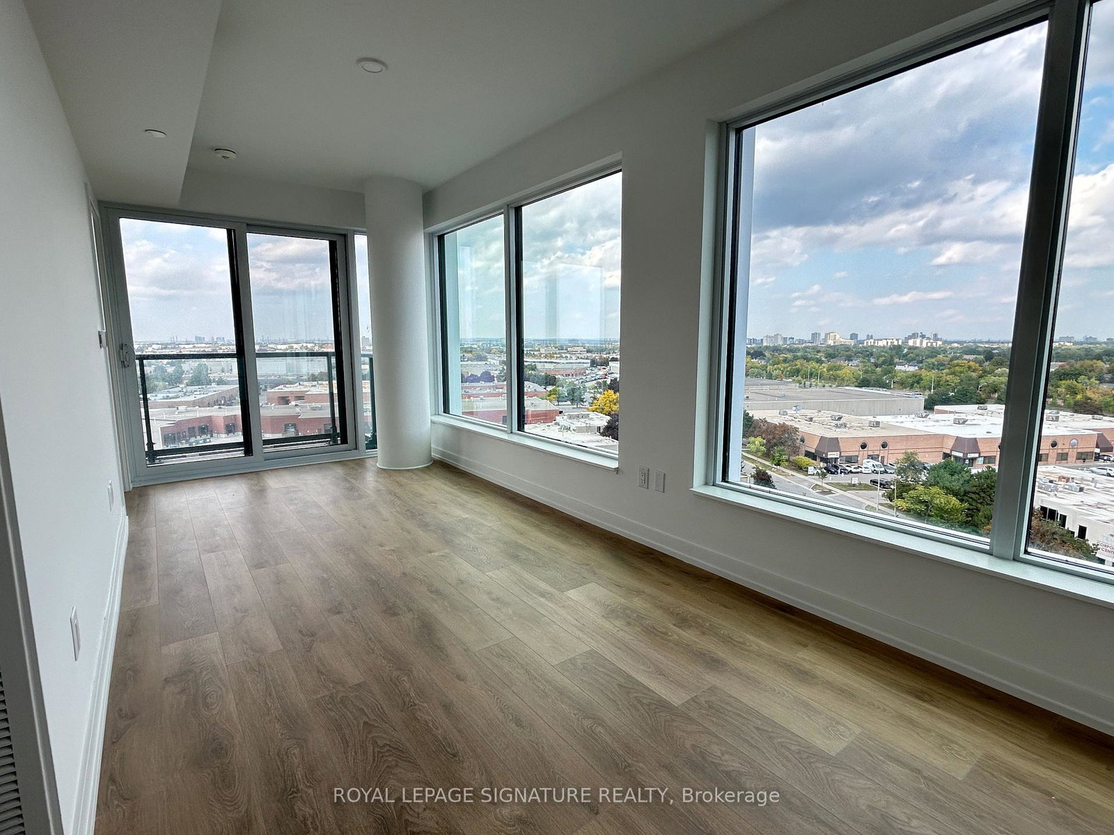 1100-sheppard-avenue-w-toronto-york-ontario-w13674868