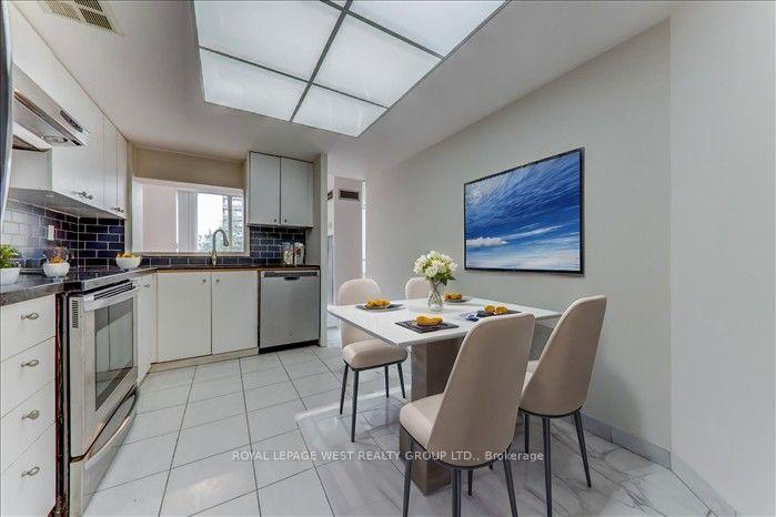 1320-islington-avenue-toronto-etobicoke-ontario-w13674898
