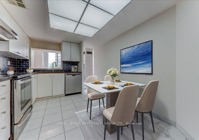 1320-islington-avenue-toronto-etobicoke-ontario-w13674898