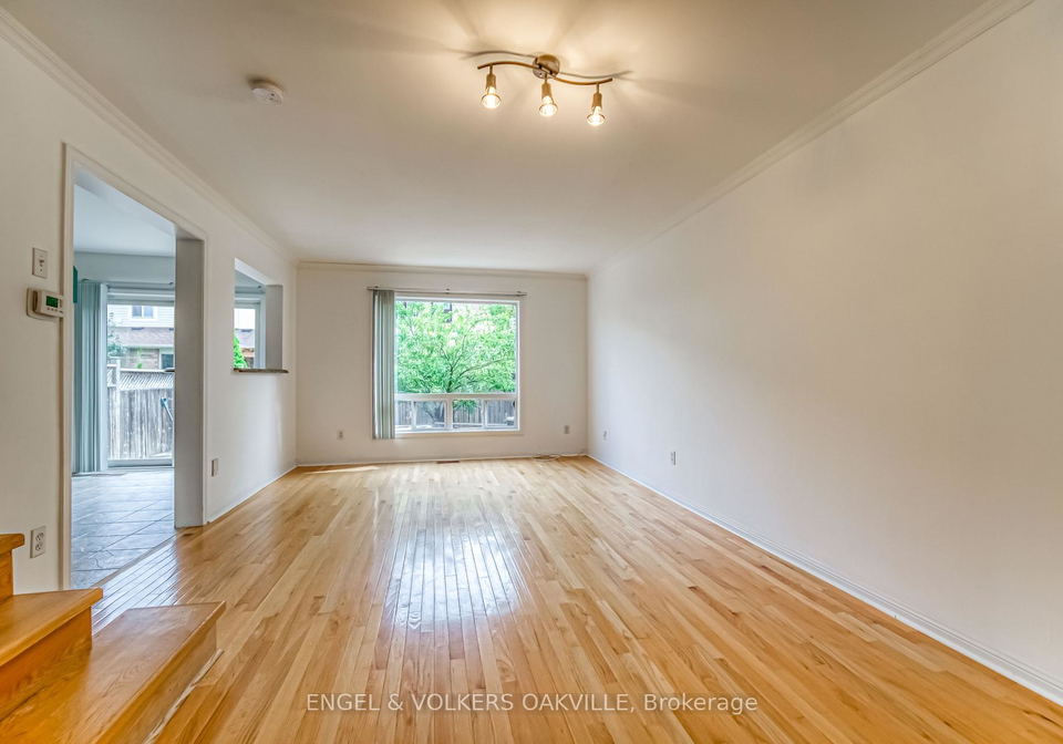 1121-barclay-circle-milton-ontario-w13675348