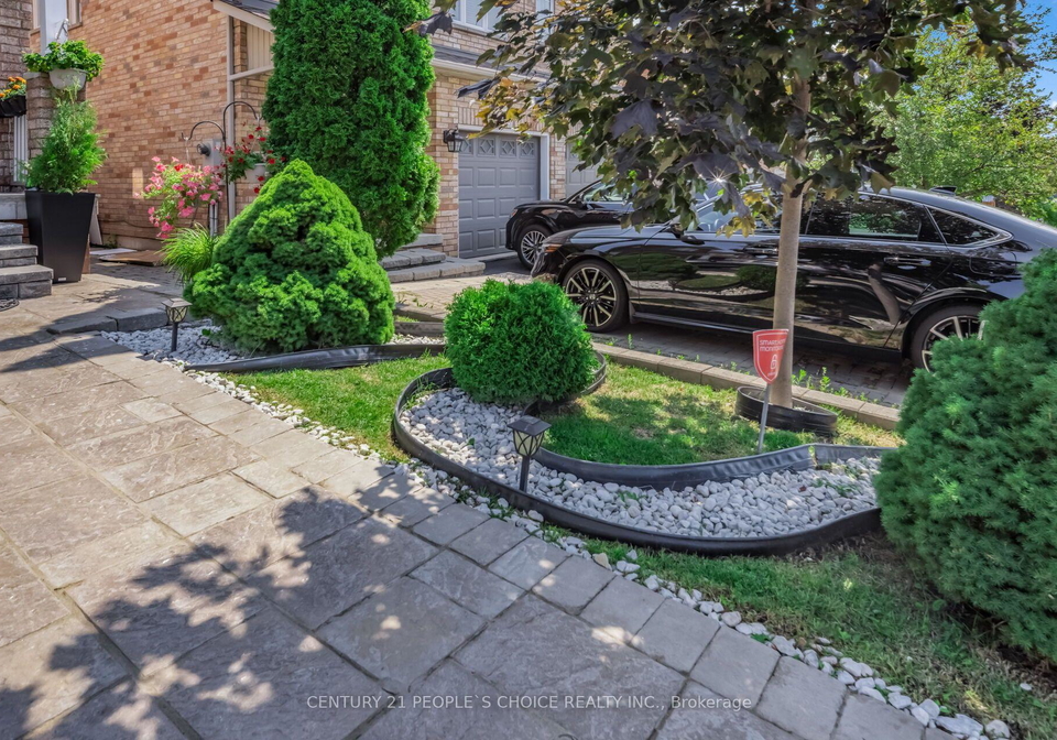 644-madame-street-mississauga-ontario-w13675664