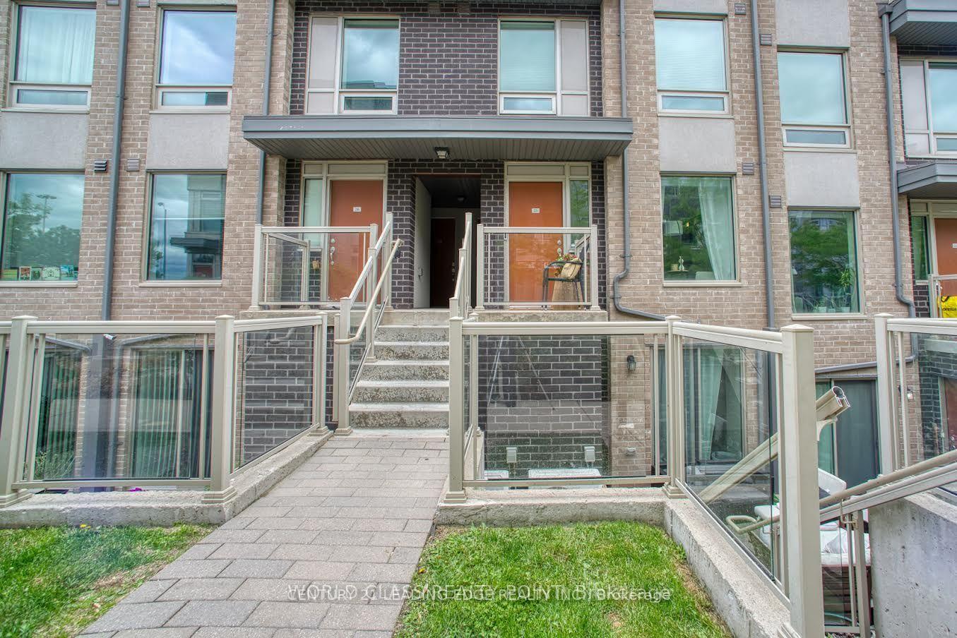 7-applewood-lane-e-toronto-etobicoke-ontario-w13675818