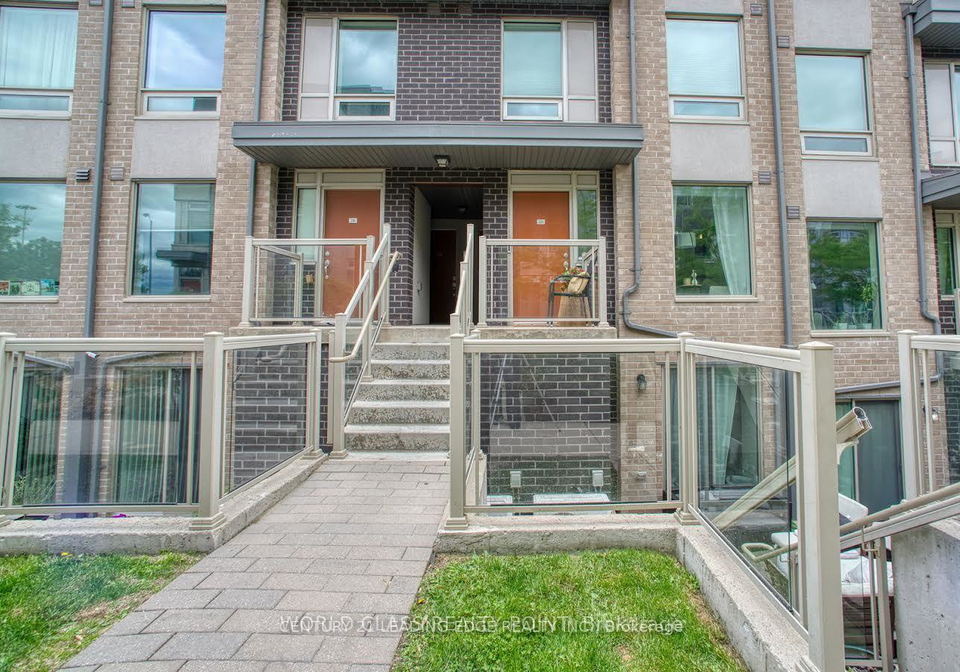 7-applewood-lane-e-toronto-etobicoke-ontario-w13675818