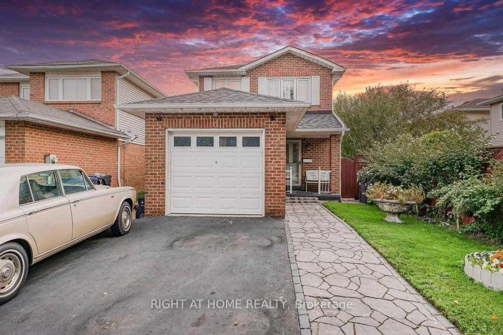 4-sunshade-place-brampton-ontario-w13675952