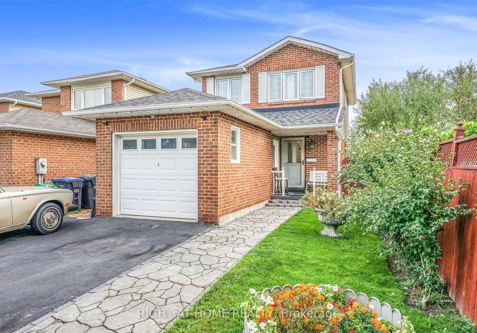 4-sunshade-place-brampton-ontario-w13675952
