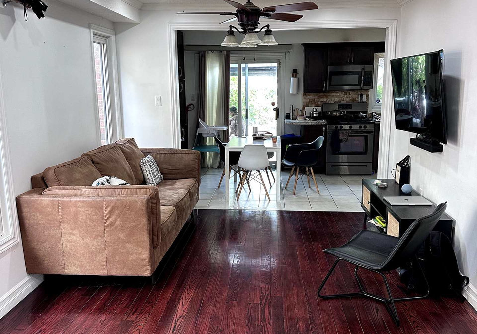 4-sunshade-place-brampton-ontario-w13675952