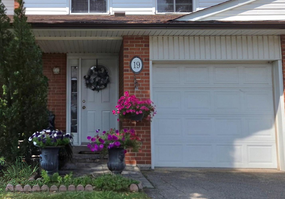 2380-bromsgrove-road-mississauga-ontario-w13676012