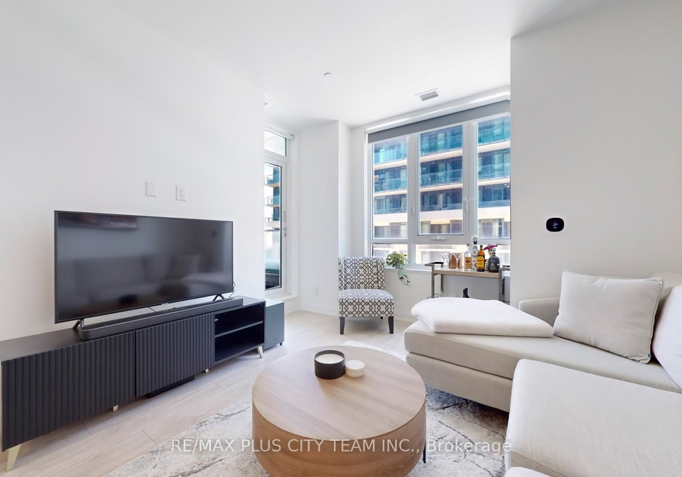 70-annie-craig-drive-w-toronto-etobicoke-ontario-w13676070