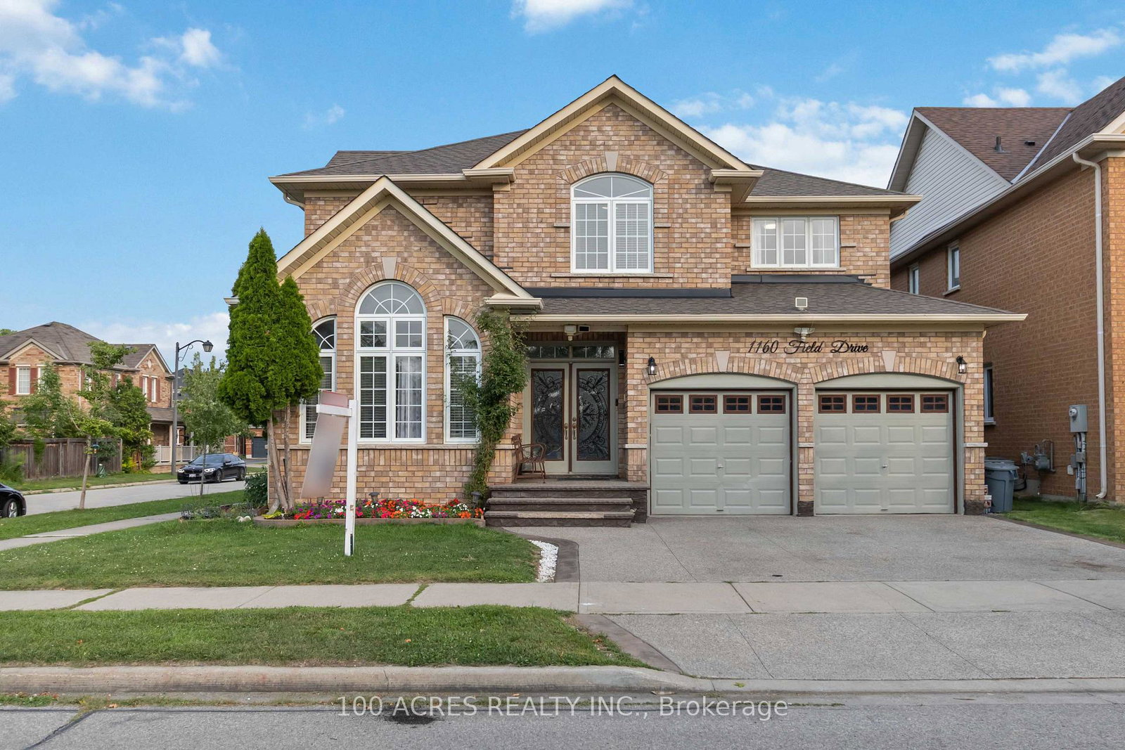 1160-field-drive-milton-ontario-w13676096