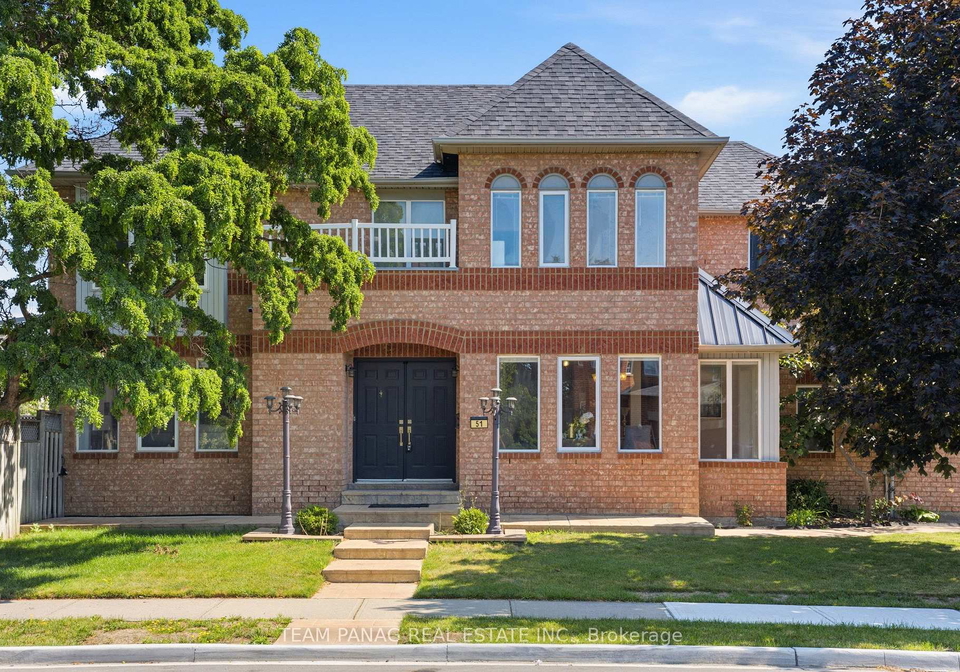 51-pebblestone-circle-brampton-ontario-w13676136
