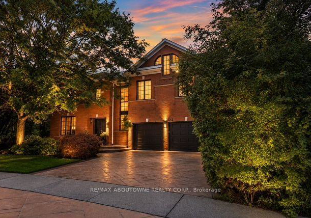 324-oakridge-court-oakville-ontario-w13676218
