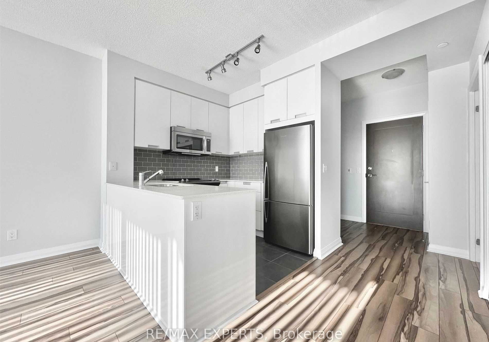 75-eglinton-avenue-w-mississauga-ontario-w13676222
