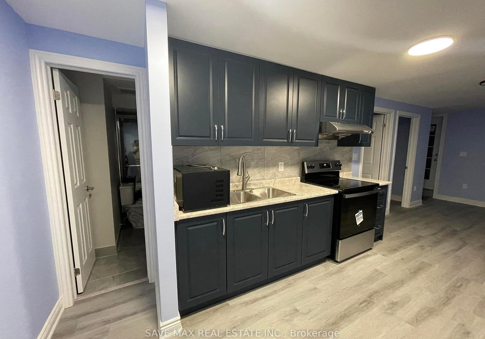 647-yates-drive-milton-ontario-w13676224