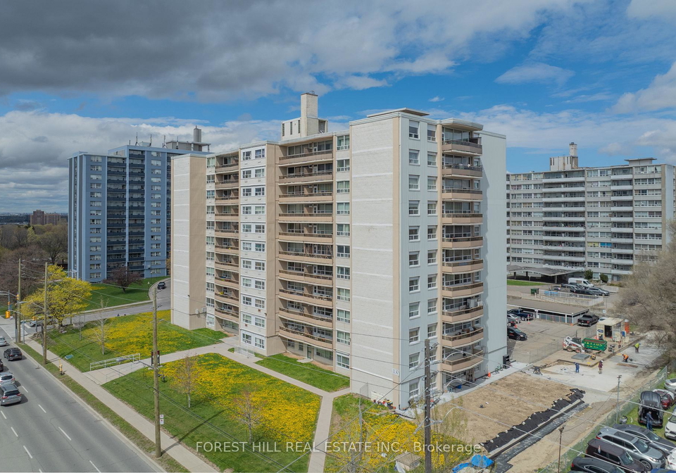1130-wilson-avenue-toronto-york-ontario-w13676388