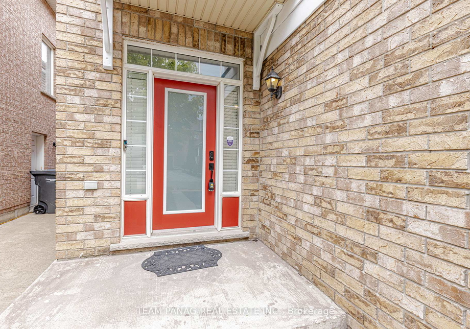 7-village-lake-crescent-brampton-ontario-w13676410