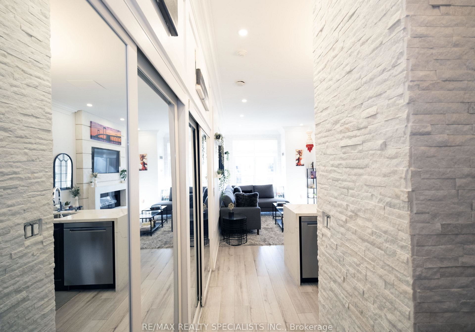 4090-living-arts-drive-mississauga-ontario-w13676510