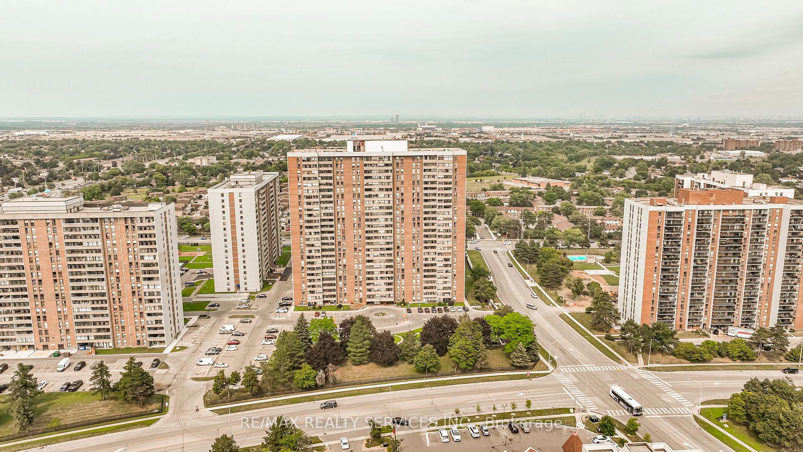 18-knightsbridge-road-brampton-ontario-w13676556