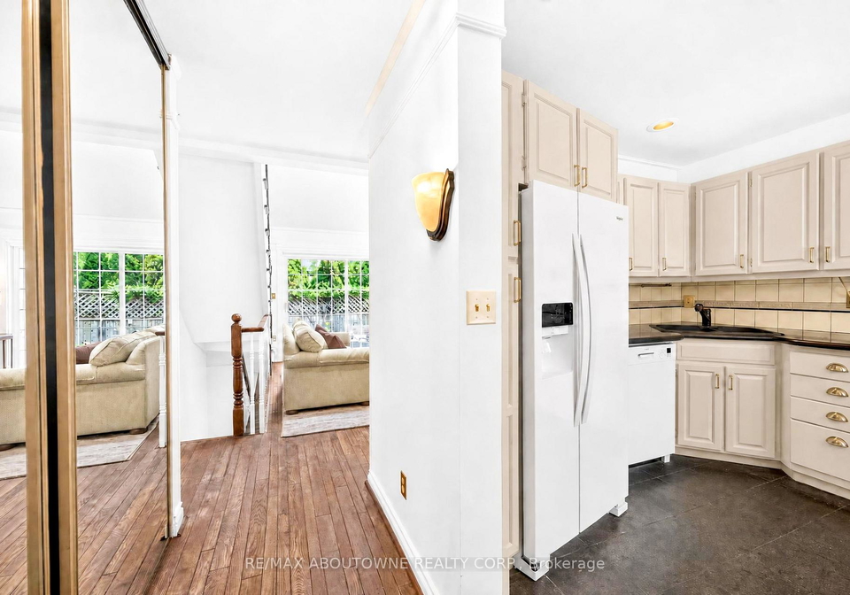 461-blathwayte-lane-burlington-ontario-w13676658