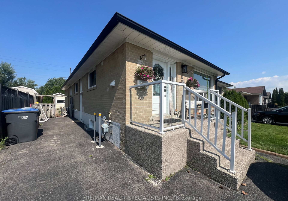 1763-sandgate-crescent-mississauga-ontario-w13676800