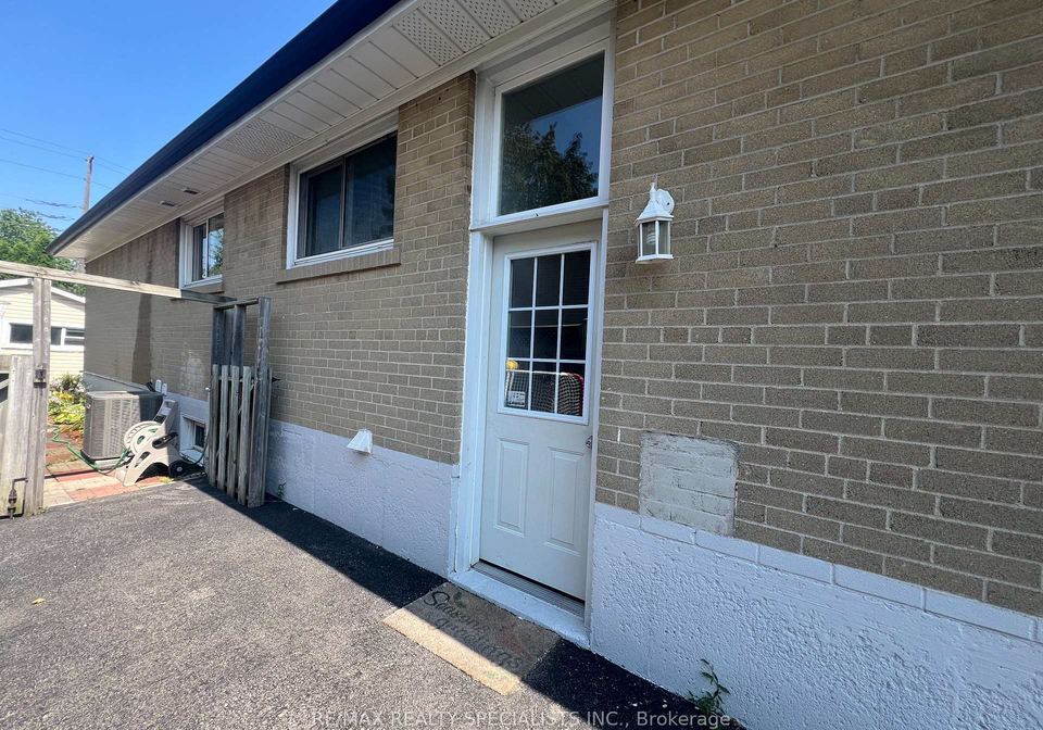 1763-sandgate-crescent-mississauga-ontario-w13676800