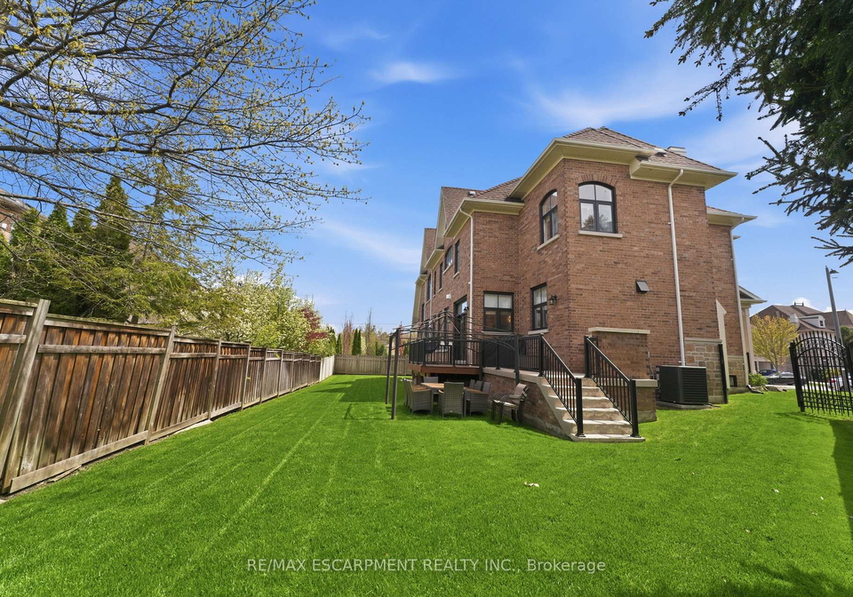 950-fredonia-drive-mississauga-ontario-w13676924