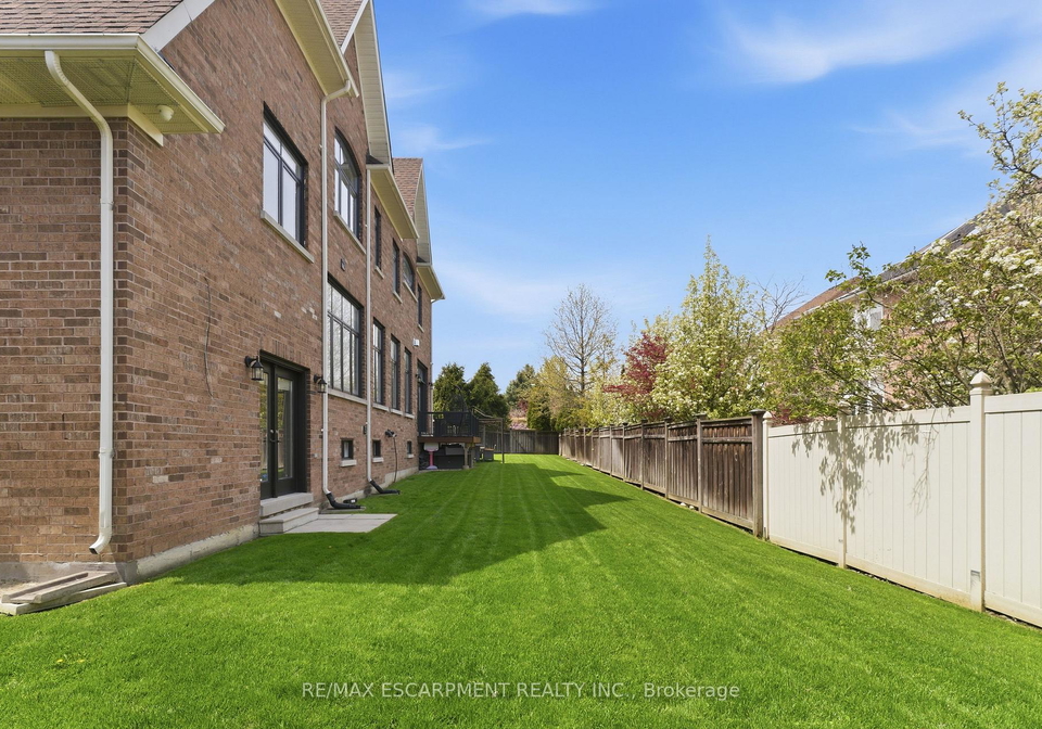 950-fredonia-drive-mississauga-ontario-w13676924