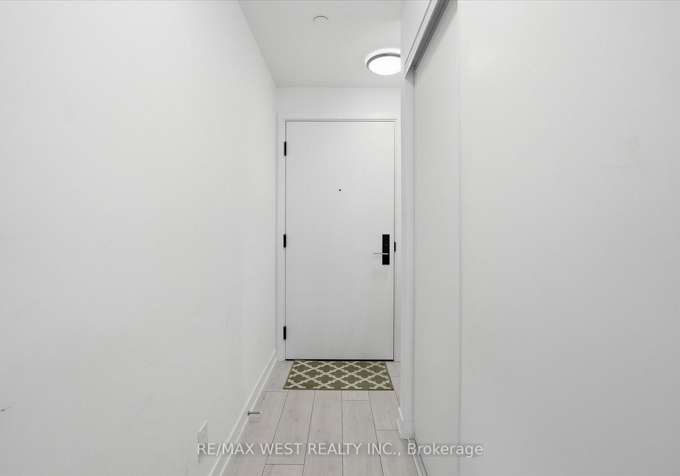 270-dufferin-street-toronto-toronto-ontario-w13677020