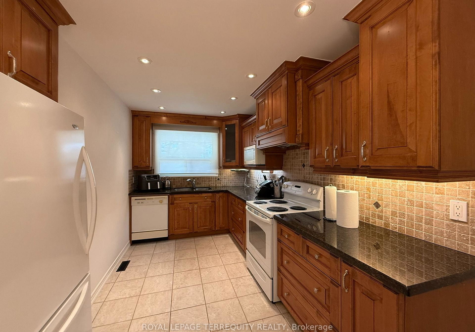 1213-shamir-crescent-mississauga-ontario-w13677066
