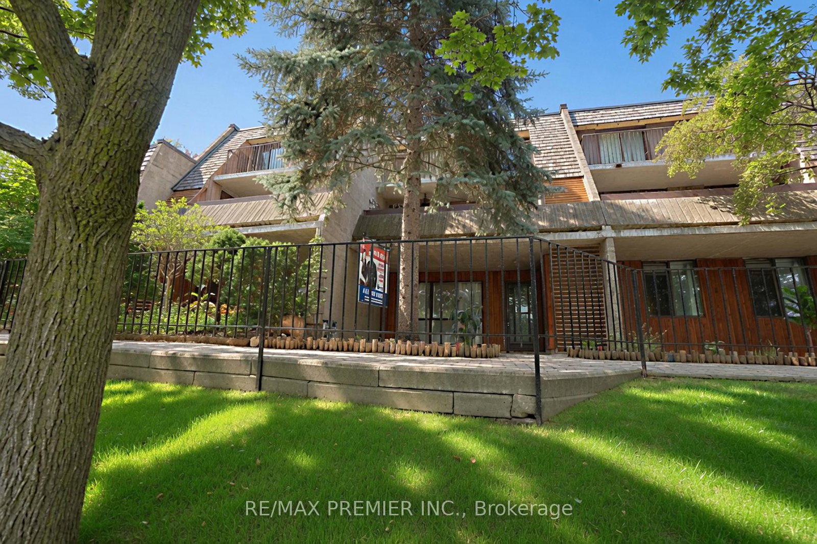 1250-mississauga-valley-boulevard-mississauga-ontario-w13677190