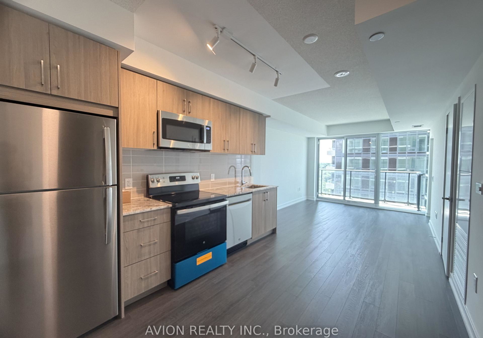 4010-eglinton-avenue-w-toronto-etobicoke-ontario-w13677196