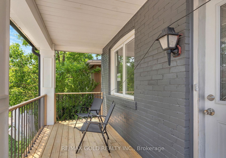 8-fairglen-crescent-toronto-north-york-ontario-w13677418