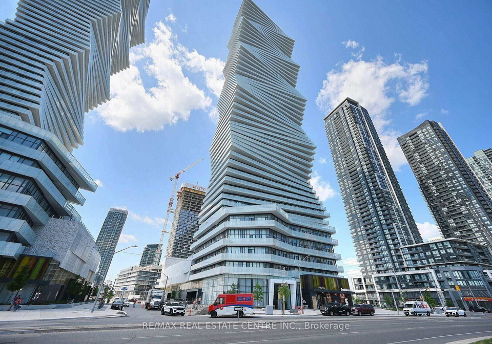3900-confederation-pkwy-parkway-mississauga-ontario-w13677670