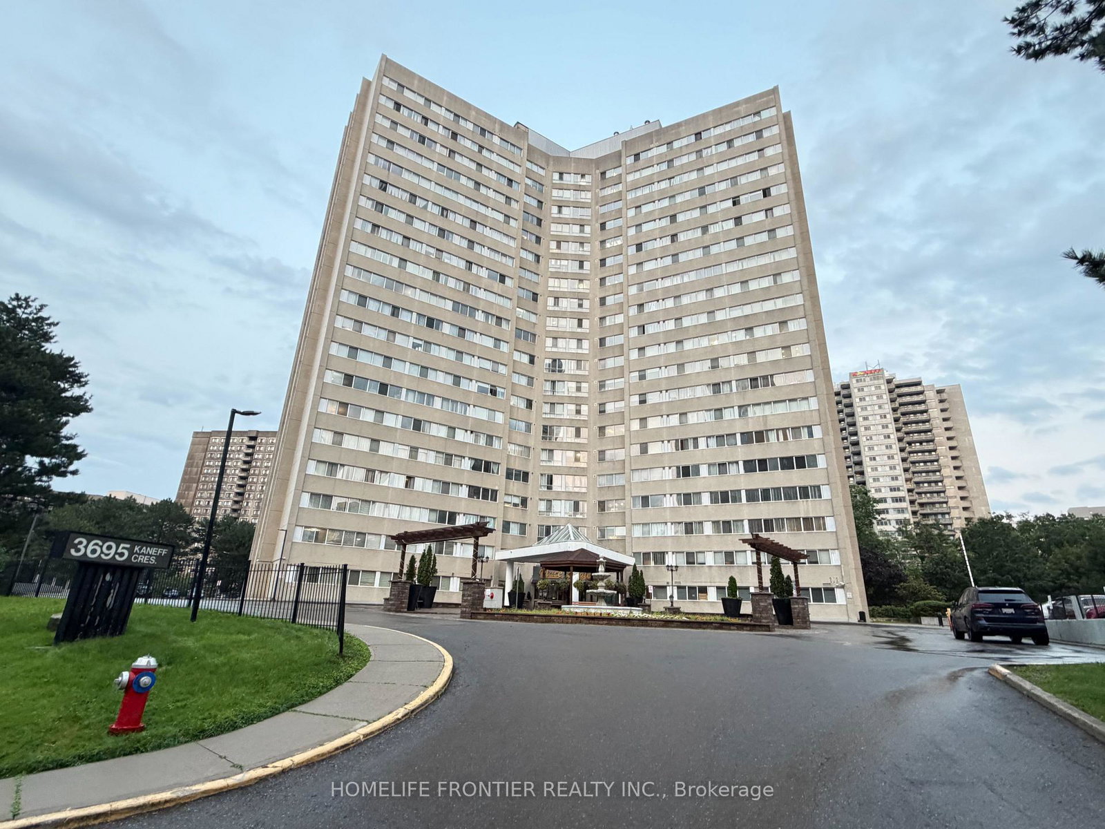 3695-kaneff-crescent-mississauga-ontario-w13677990