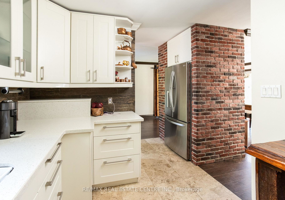 2450-edenhurst-drive-mississauga-ontario-w13678014