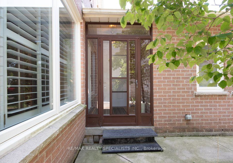 358-erin-street-oakville-ontario-w13678108