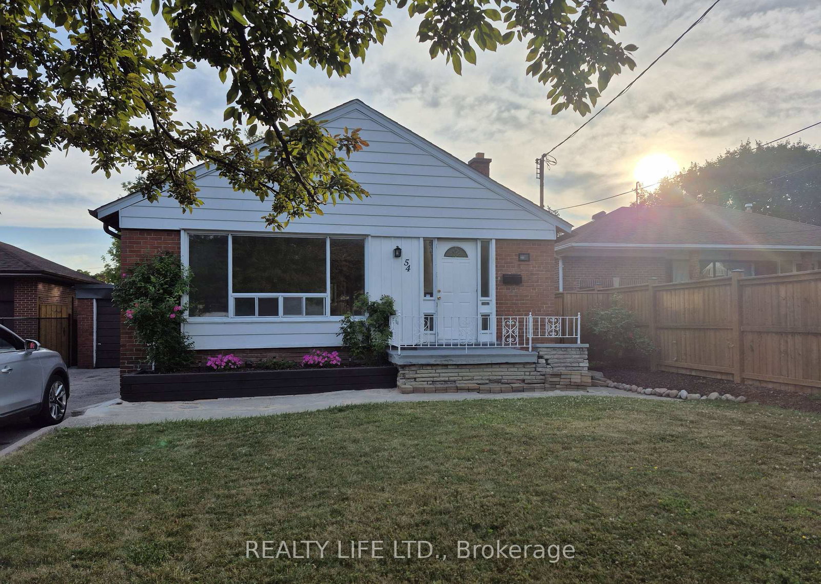 54-garside-crescent-toronto-north-york-ontario-w13678384