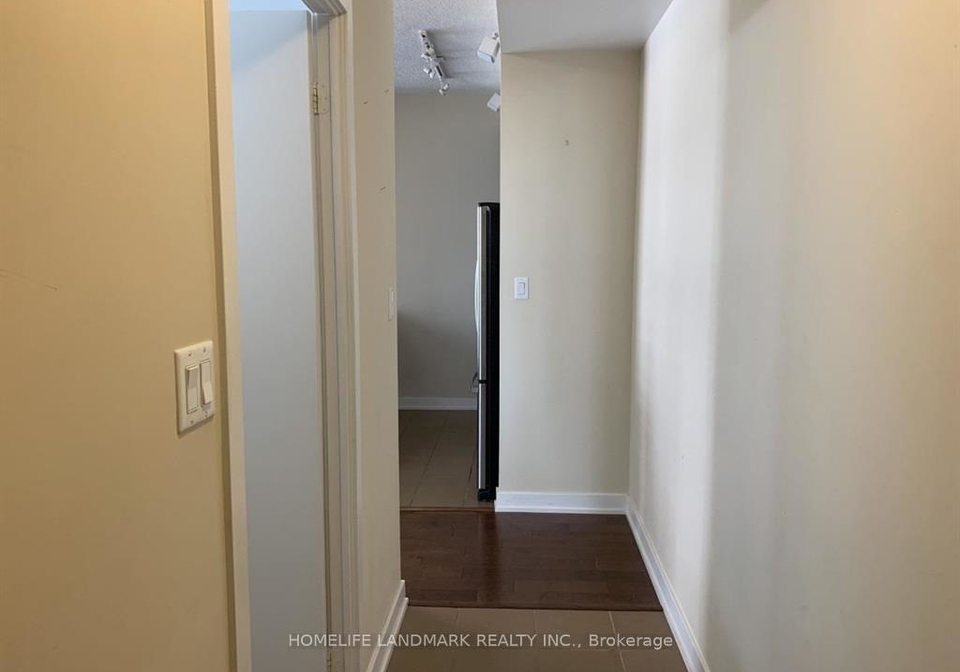 4070-confederation-parkway-mississauga-ontario-w13678392