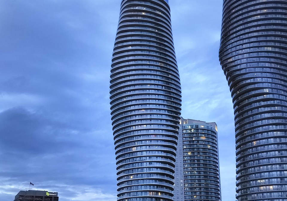 50-absolute-avenue-mississauga-ontario-w13678424