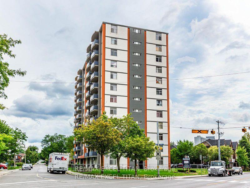 2255-weston-road-toronto-north-york-ontario-w13678552