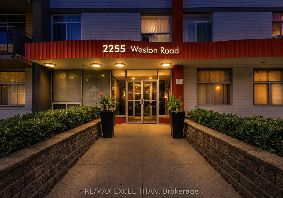 2255-weston-road-toronto-north-york-ontario-w13678564