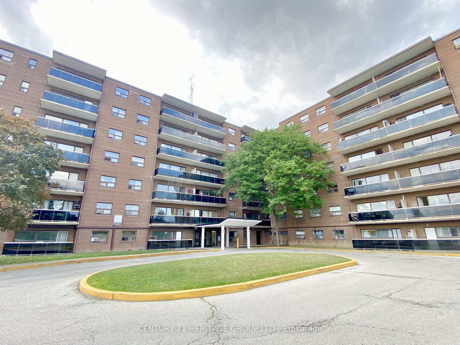 10-garfella-drive-toronto-etobicoke-ontario-w13678588