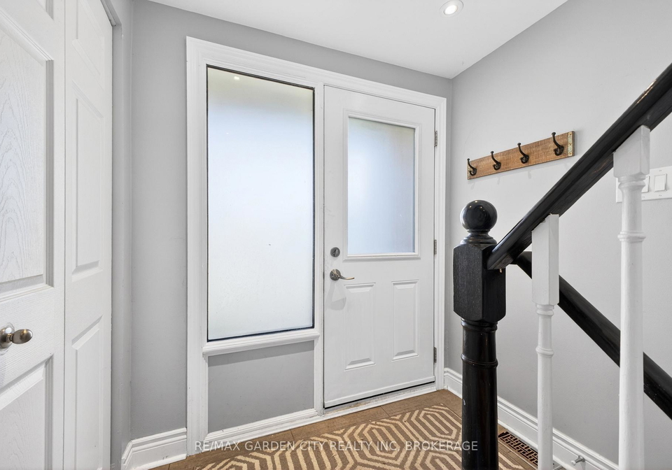 300palmer-drive-burlington-ontario-w13678818