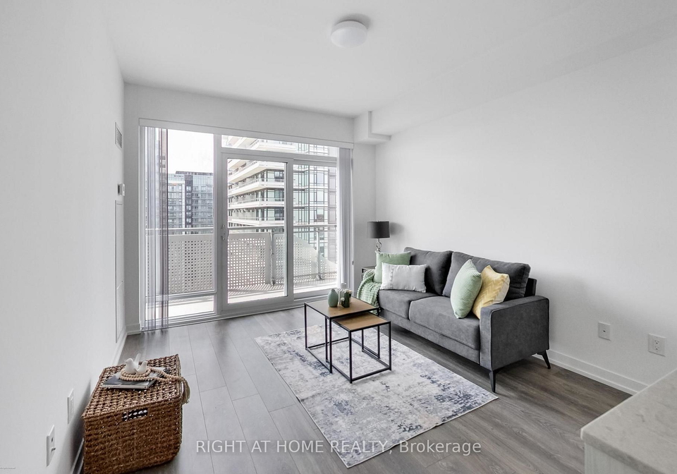 2520-eglinton-avenue-w-mississauga-ontario-w13679078