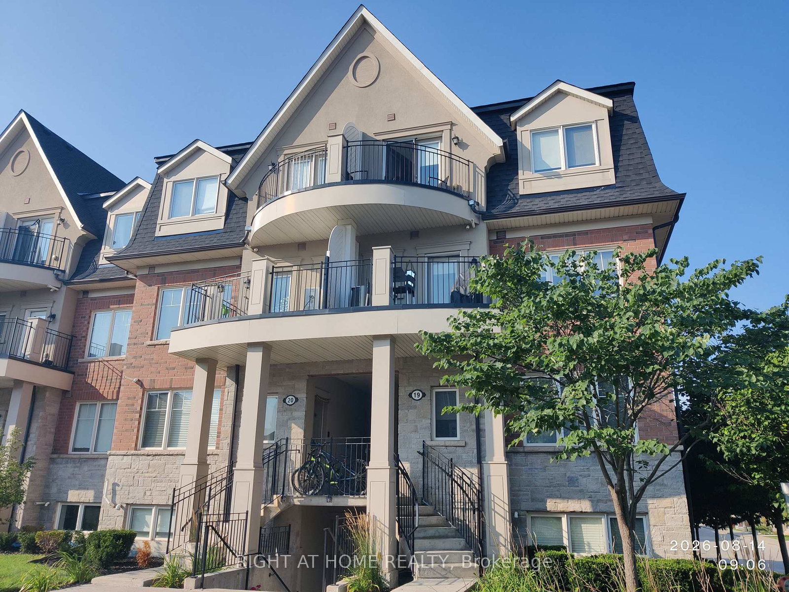 2420-baronwood-drive-oakville-ontario-w13679168