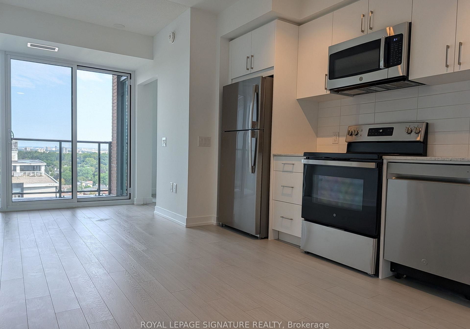 4010-eglinton-avenue-toronto-etobicoke-ontario-w13679354