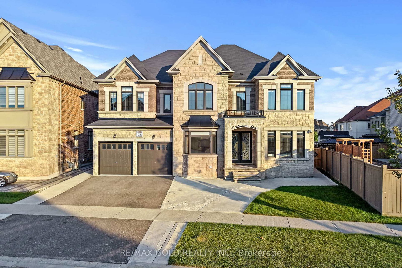 5-anatolia-street-brampton-ontario-w13679402