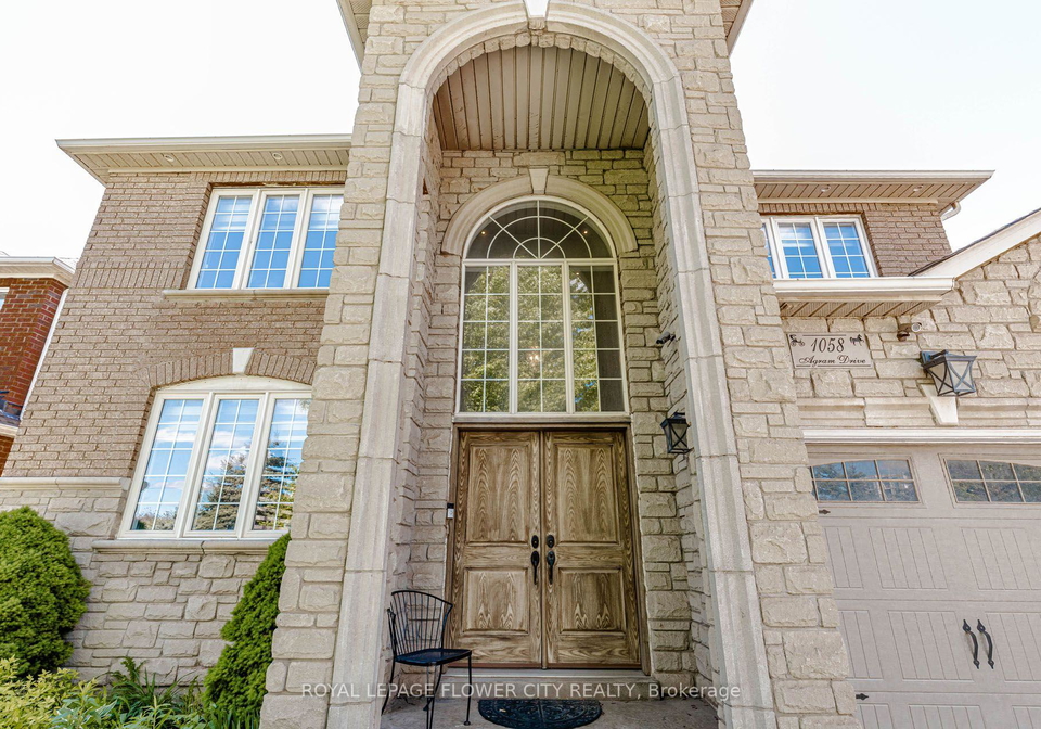 1058-agram-drive-oakville-ontario-w13679590