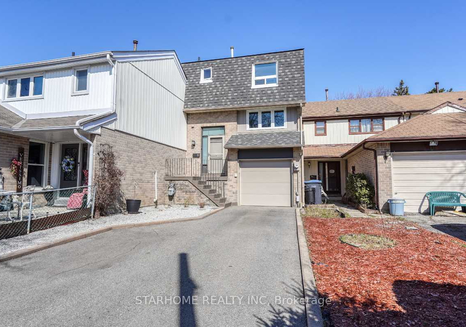 8-amberwood-square-brampton-ontario-w13679764