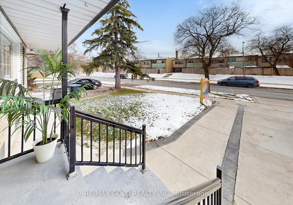 189-kingsview-boulevard-toronto-etobicoke-ontario-w13679866