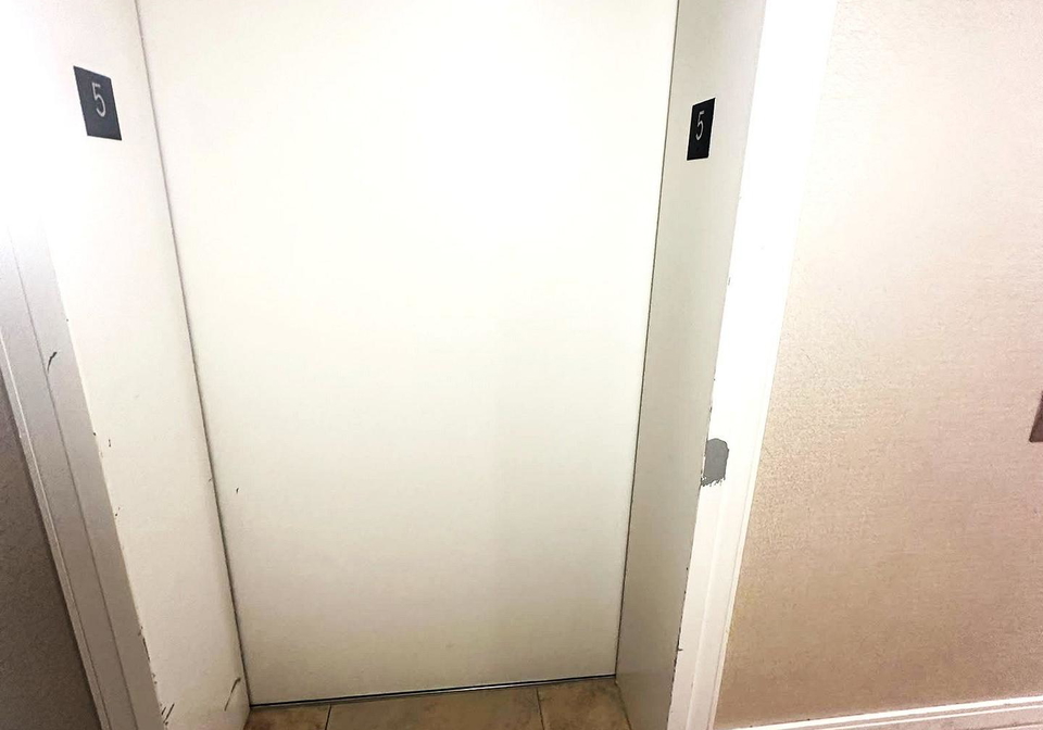 830-lawrence-avenue-w-toronto-north-york-ontario-w13679878